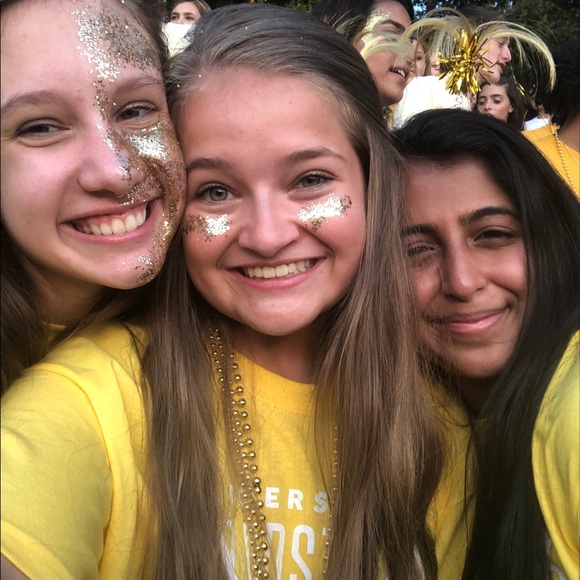 Meet your Posher, Leah - Picture 2 of 2